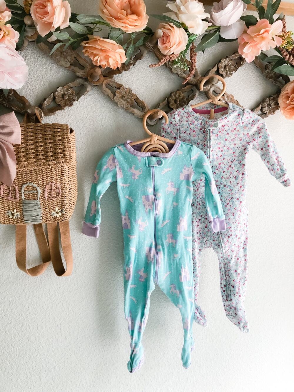 2 Snug Fit Pajama Footed Sleepers Baby Gap Princess Castle Floral Prints 6-9mths